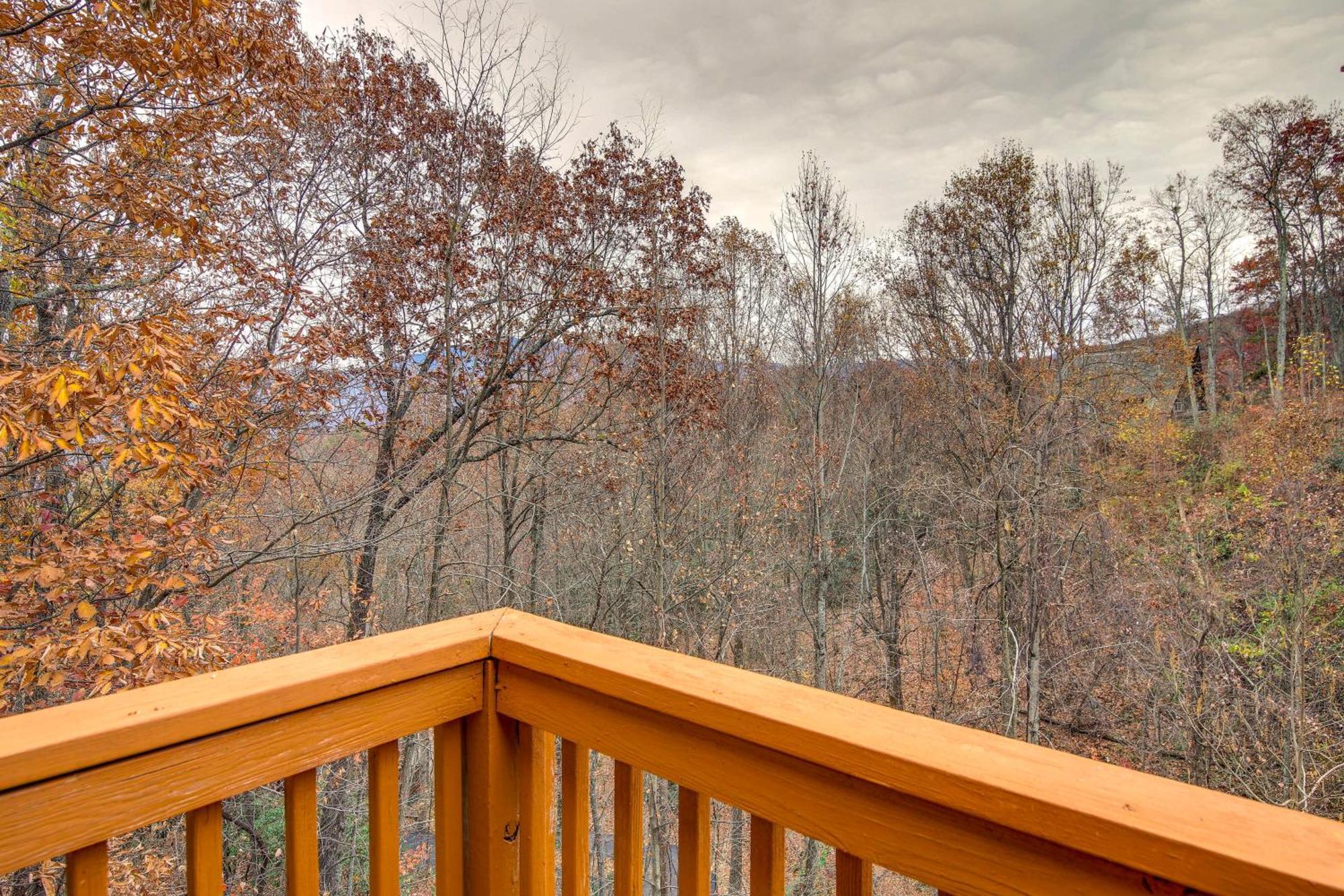 Villa Pet-Friendly Gatlinburg Retreat With Hot Tub! Exterior foto