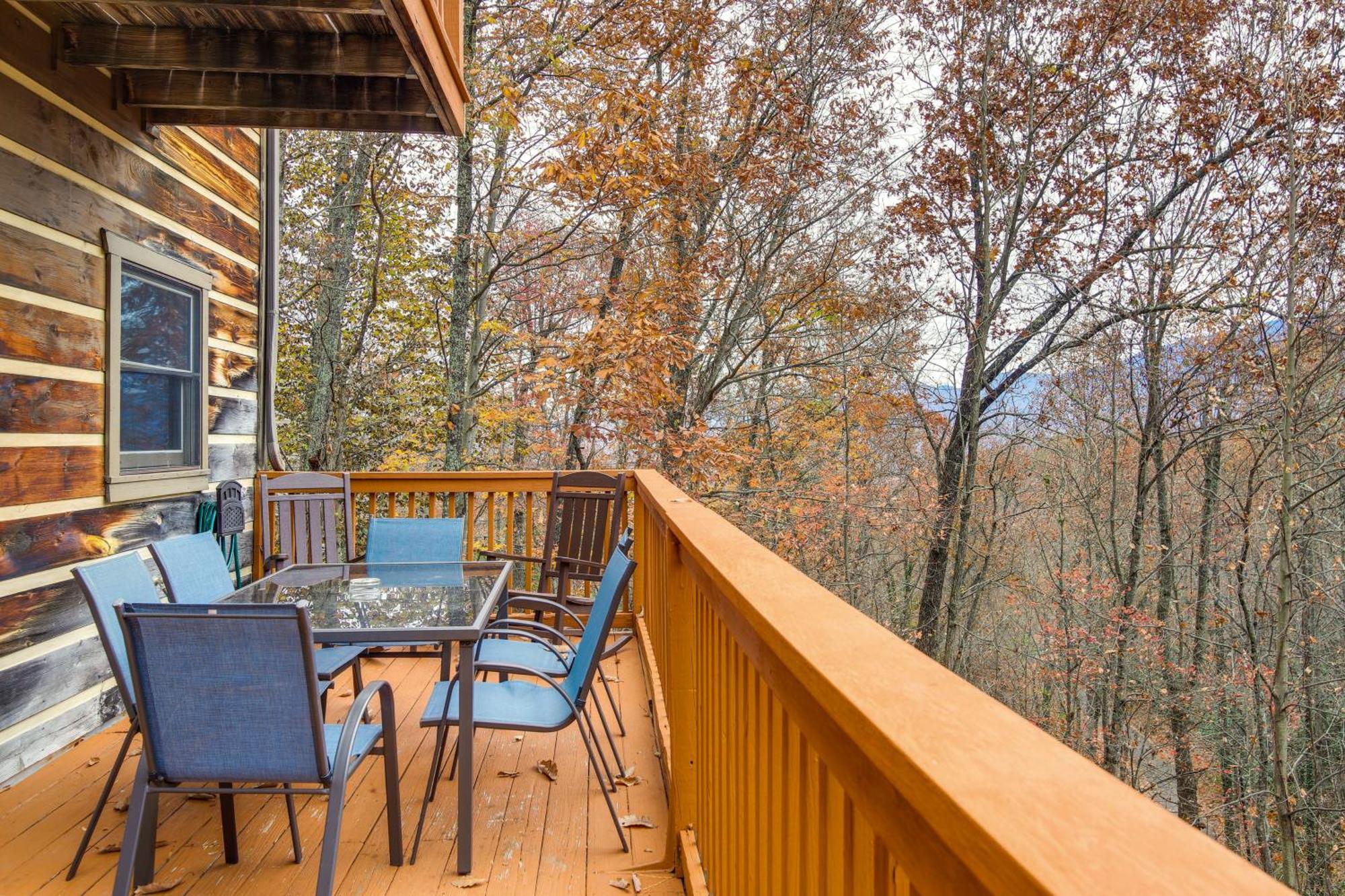 Villa Pet-Friendly Gatlinburg Retreat With Hot Tub! Exterior foto