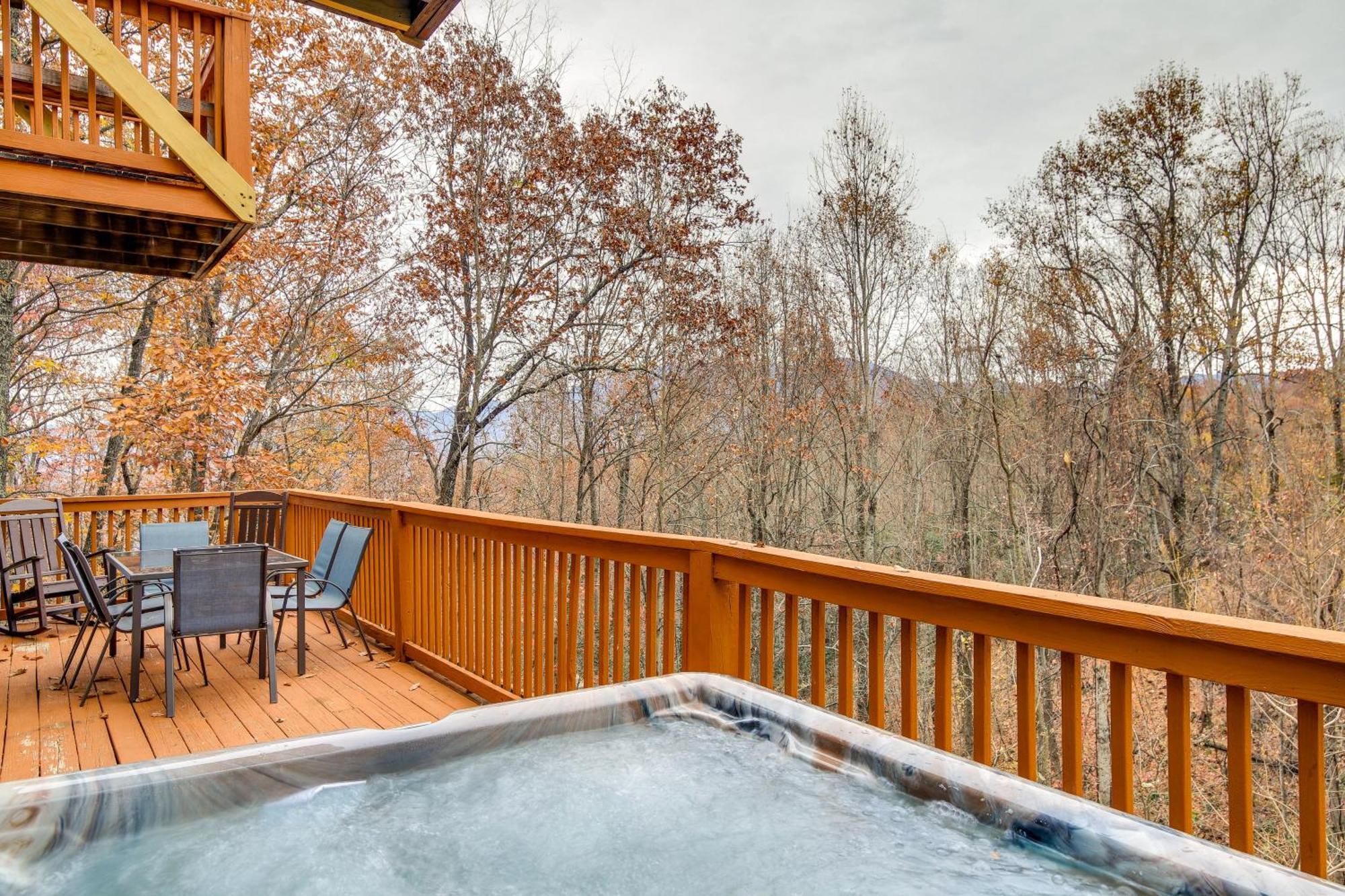 Villa Pet-Friendly Gatlinburg Retreat With Hot Tub! Exterior foto