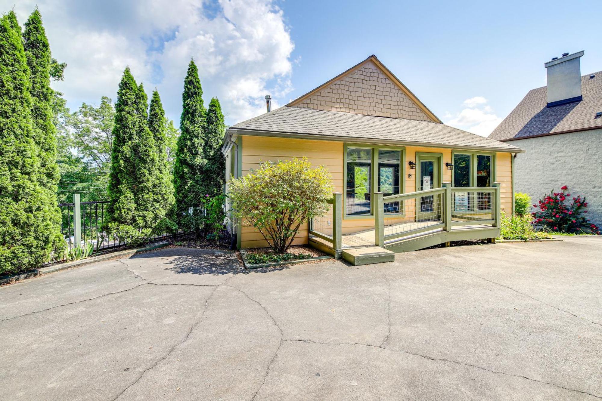 Villa Pet-Friendly Gatlinburg Retreat With Hot Tub! Exterior foto